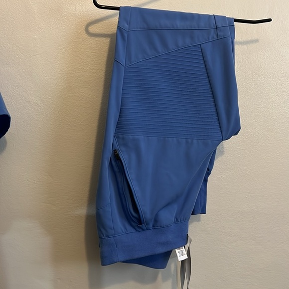 Figs blue scrub set. PO# 1805 and PO# 1383 - Picture 6 of 11